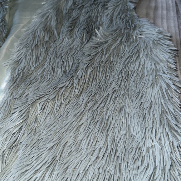 Fashion Nova Green Fur Vest - Picture 2 of 5